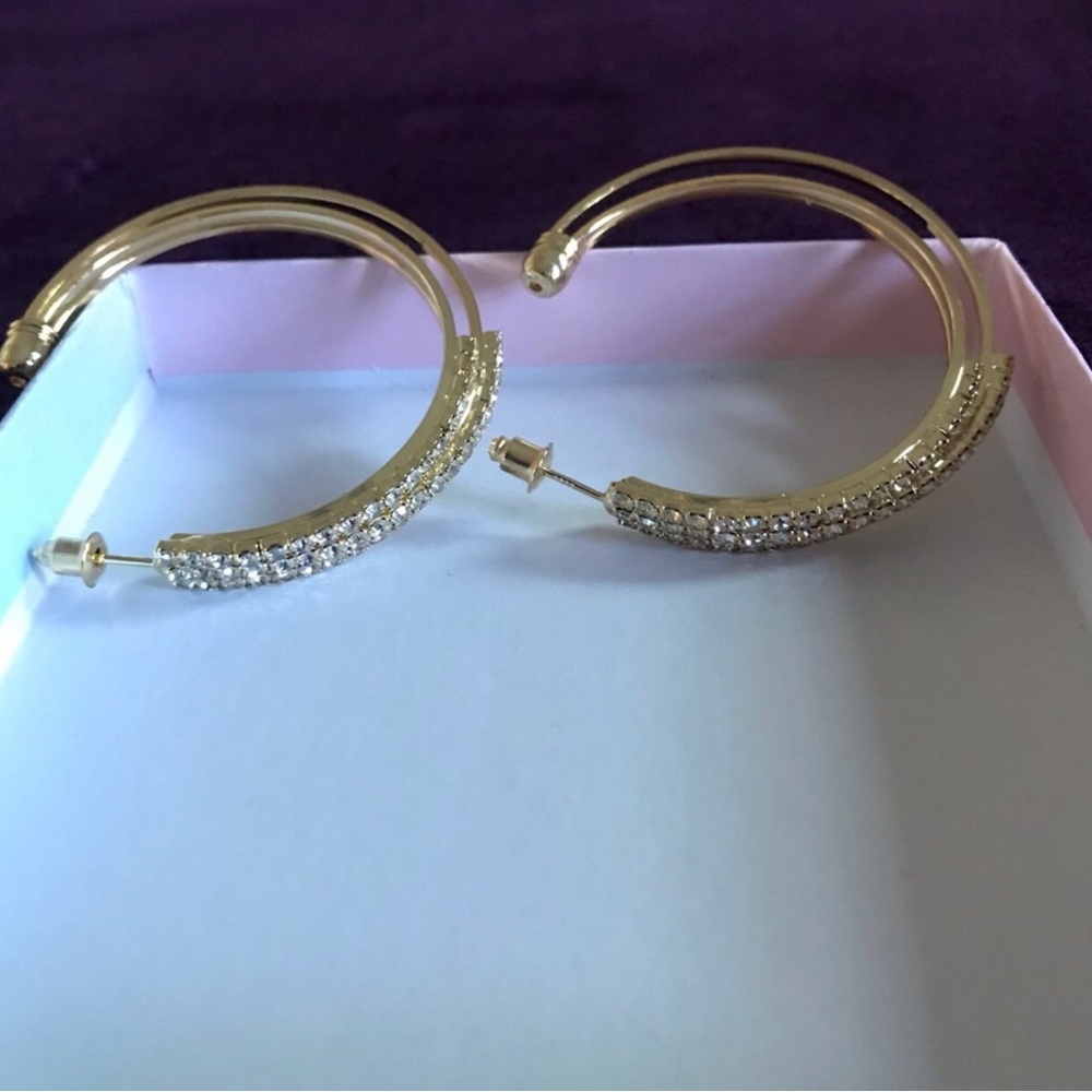 Ladies gold tone hoop earrings - Picture 3 of 4